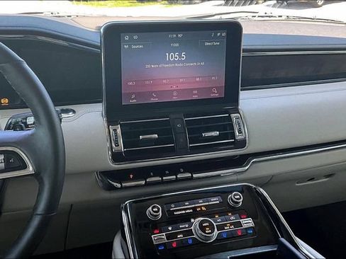 Used 2021 Lincoln Navigator Reserve w/ Luxury Package AWD/4WD image 8