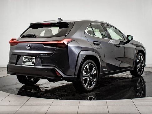 Used 2022 Lexus UX 250h w/ Premium Package image 10