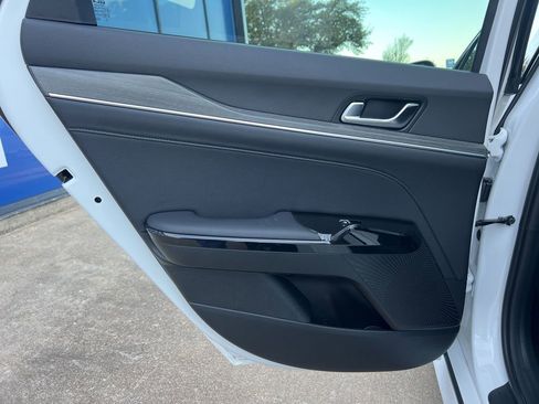 Used 2025 Kia K5 EX image 20