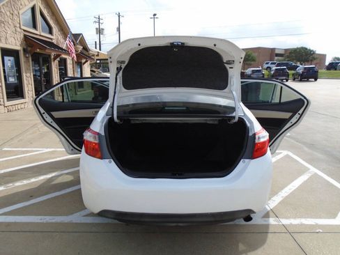 Used 2014 Toyota Corolla LE FWD image 18
