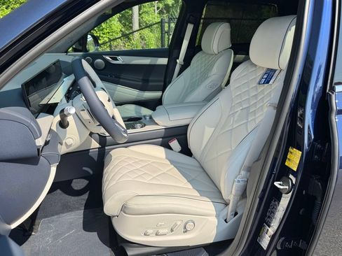 Used 2025 Genesis GV80 3.5T Prestige AWD/4WD image 18