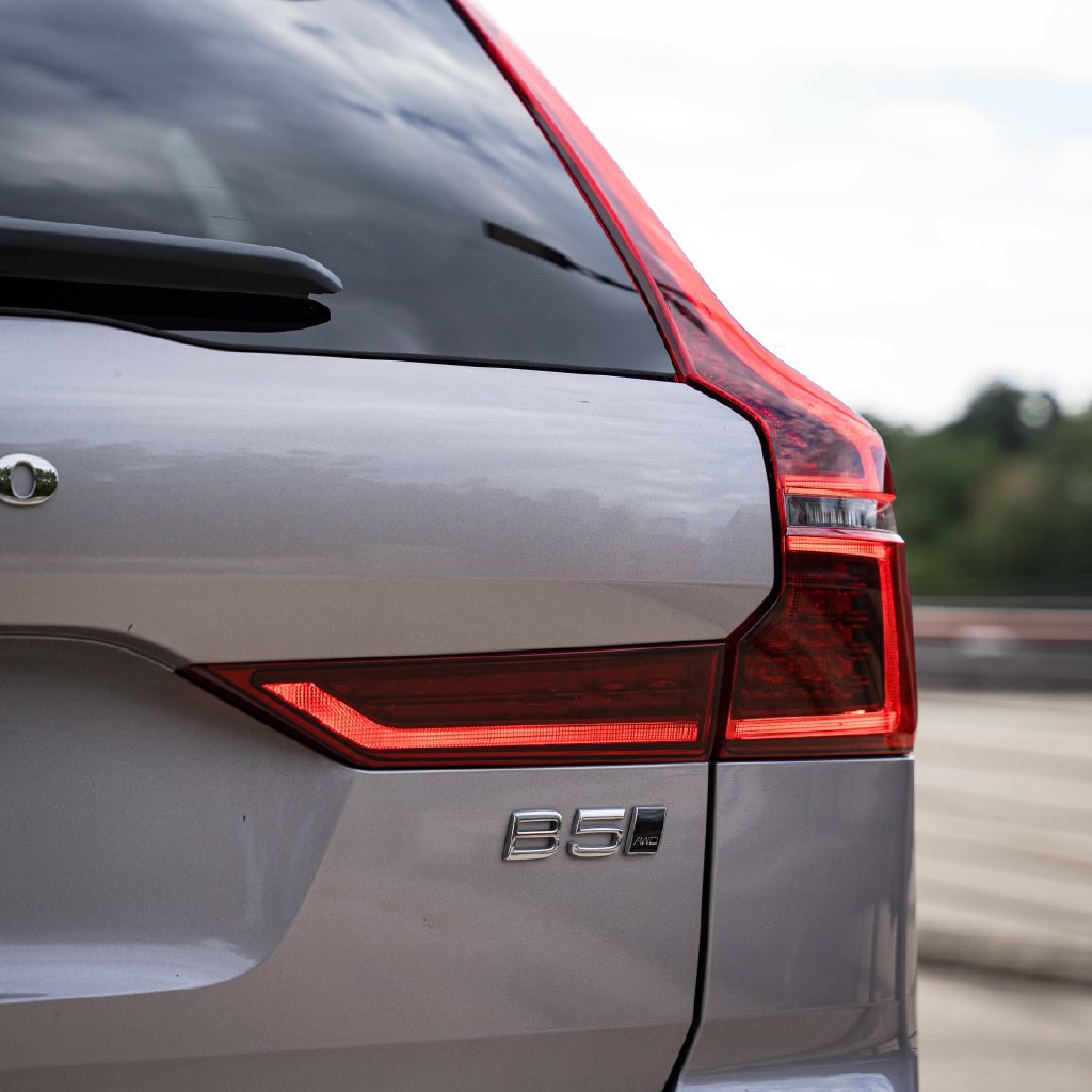 Certified 2026 Volvo XC60 B5 Plus AWD/4WD image 9