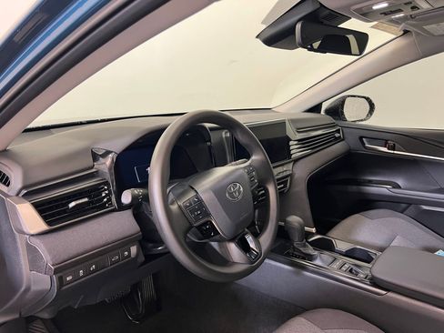 Used 2026 Toyota Camry LE w/ Convenience Package image 4