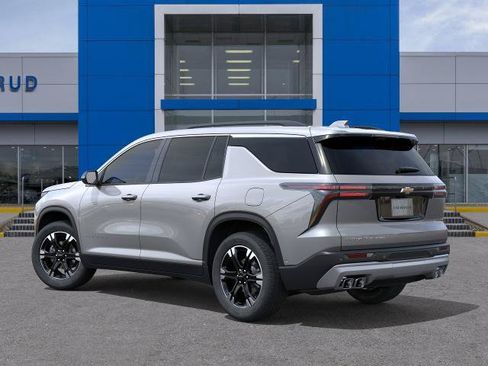 New 2027 Chevrolet Traverse LT w/ Sun and Wheel Package AWD/4WD image 3