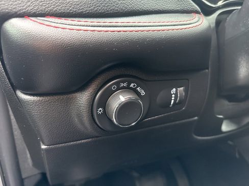 Used 2024 Dodge Durango GT image 34