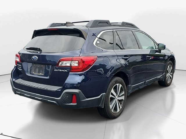 Used 2018 Subaru Outback 2.5i Limited AWD/4WD image 3