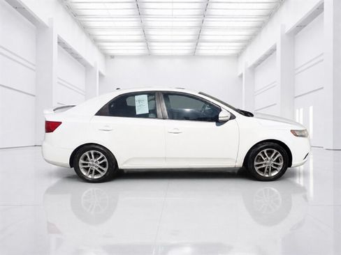 Used 2011 Kia Forte EX w/ Premium Pkg FWD image 3
