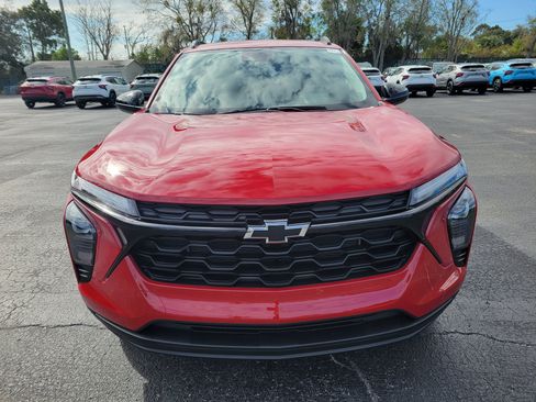 New 2026 Chevrolet Trax LT w/ Driver Confidence Package FWD image 2