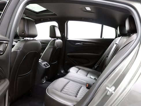 Used 2019 Buick Regal Avenir w/ Driver Confidence Package II image 12