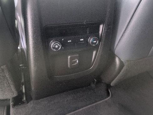 Used 2023 Buick Enclave Essence image 38