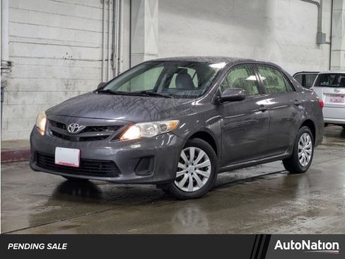 Used 2012 Toyota Corolla LE image 1