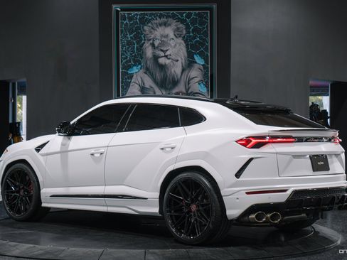 Used 2019 Lamborghini Urus image 7