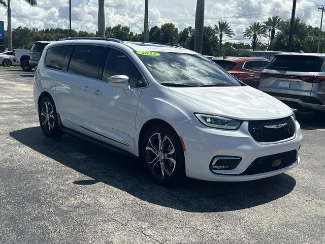 Used 2022 Chrysler Pacifica Pinnacle FWD image 5