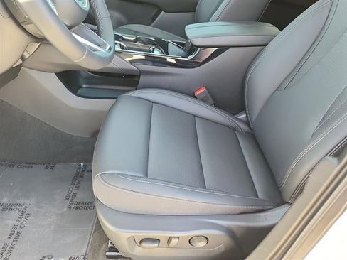 Used 2025 Buick Envision Preferred AWD/4WD image 9
