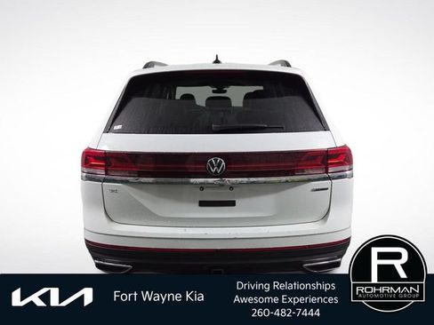 Used 2024 Volkswagen Atlas SE AWD/4WD image 9
