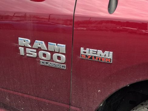 Used 2019 RAM 1500 Classic SLT image 9