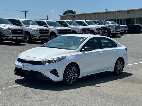 Used 2022 Kia Forte GT-Line w/ GT-Line Technology Package FWD image 2