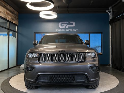 Used 2021 Jeep Grand Cherokee Laredo X AWD/4WD image 8