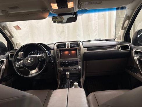 Used 2020 Lexus GX 460 Premium w/ Premium Package AWD/4WD image 14