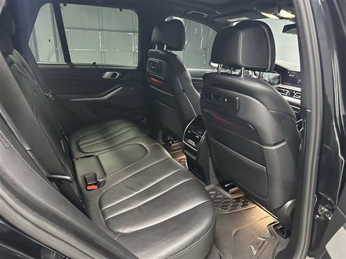 Used 2019 BMW X5 xDrive50i w/ M Sport Package image 12