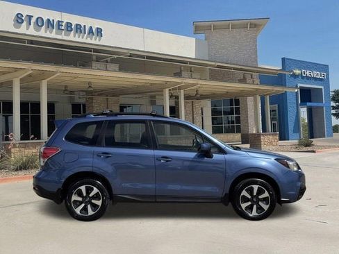 Used 2017 Subaru Forester 2.5i Premium w/ All-Weather Package image 4
