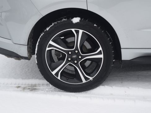 Used 2020 Ford Edge ST image 27