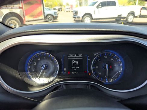 Used 2020 Chrysler Pacifica Touring w/ S Appearance Package FWD image 27