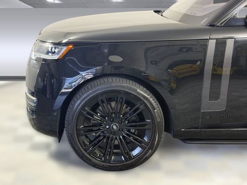 Used 2023 Land Rover Range Rover Long Wheelbase SE AWD/4WD image 11