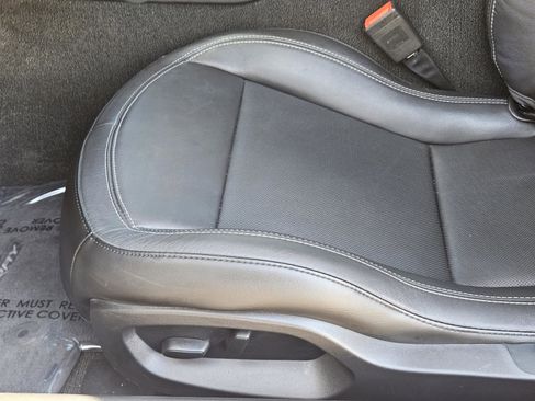 Used 2017 Chevrolet Corvette Stingray Coupe w/ 1LT image 18