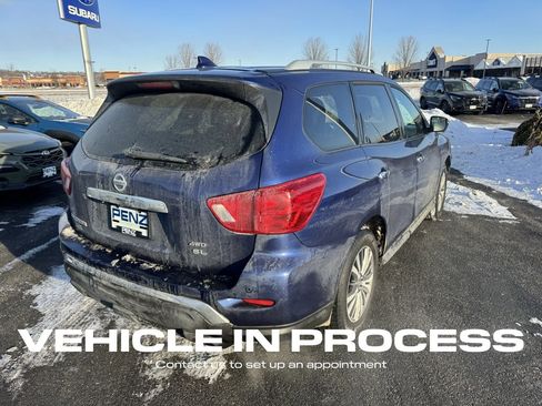 Used 2020 Nissan Pathfinder SL image 3