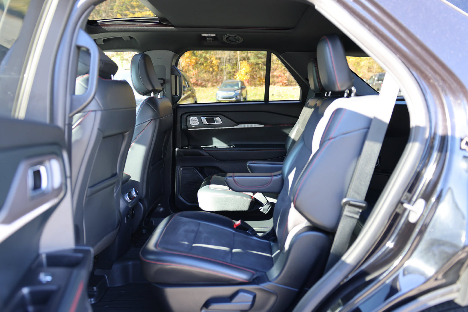 Used 2025 Ford Explorer ST w/ Sun And Sound Package AWD/4WD image 20