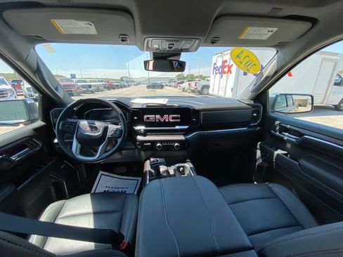 Used 2024 GMC Sierra 1500 SLT AWD/4WD image 14