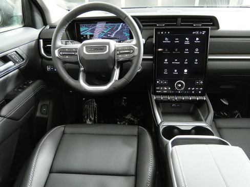 New 2026 GMC Terrain Denali w/ LPO, Black Badging Package AWD/4WD image 17
