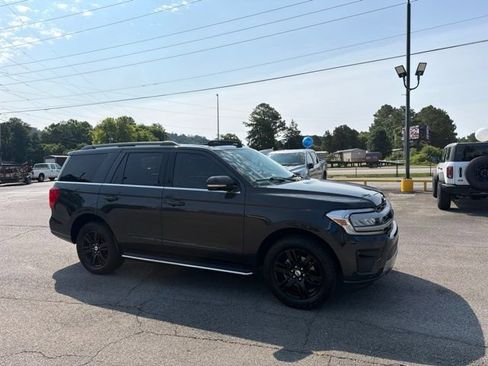 Used 2023 Ford Expedition XLT RWD image 15