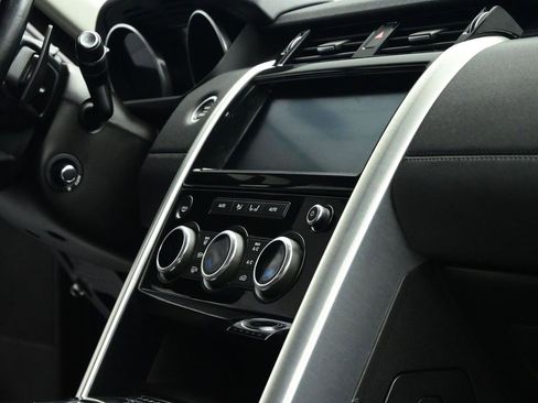 Used 2017 Land Rover Discovery HSE image 30