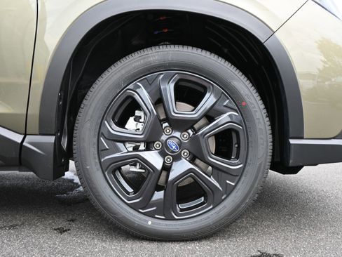 Certified 2025 Subaru Ascent Bronze Edition w/ Onyx Package image 13