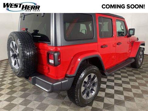 Used 2022 Jeep Wrangler Unlimited Sahara w/ Cold Weather Group AWD/4WD image 18