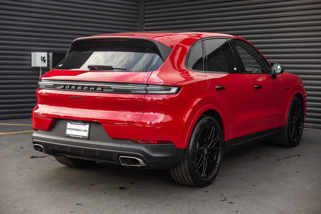 Certified 2025 Porsche Cayenne E-Hybrid AWD/4WD image 9