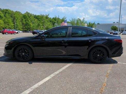 Used 2025 Toyota Camry SE FWD image 7