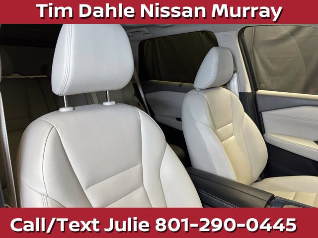 Used 2025 Nissan Rogue SL w/ SL Premium Package AWD/4WD image 16