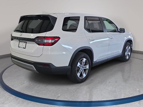 Certified 2025 Honda Pilot EX-L image 6