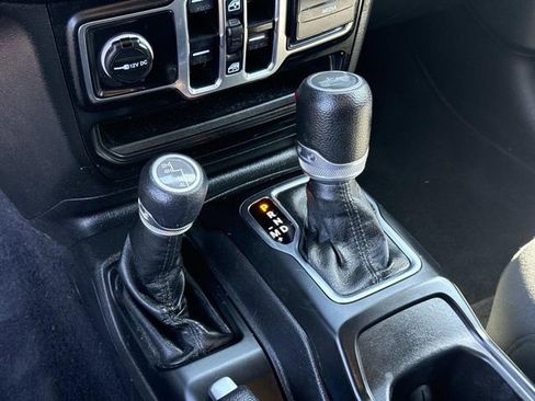 Used 2022 Jeep Wrangler Unlimited Sport AWD/4WD image 24