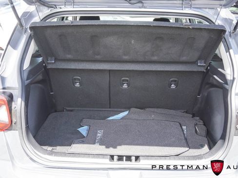 Used 2024 Hyundai Venue SE FWD image 30