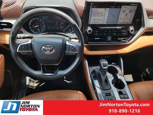 Used 2021 Toyota Highlander Platinum AWD/4WD image 29