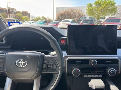 Used 2024 Toyota Tacoma TRD Off-Road image 9