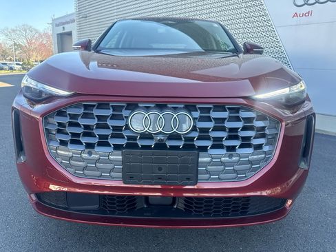 Used 2025 Audi Q5 Premium w/ Premium Plus AWD/4WD image 3