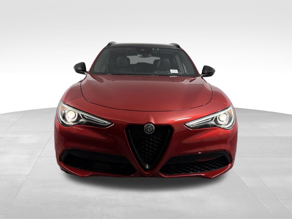 Used 2023 Alfa Romeo Stelvio Veloce AWD/4WD image 4