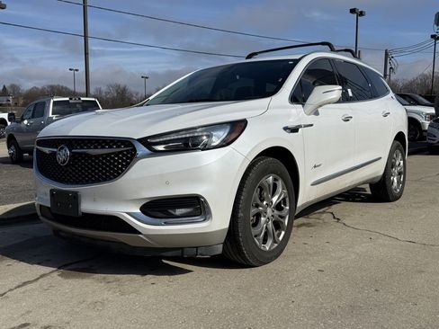 Used 2018 Buick Enclave Avenir w/ Avenir Technology Package image 2