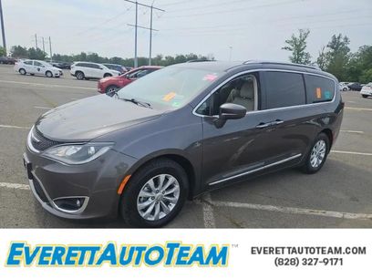 Used 2018 Chrysler Pacifica Touring-L