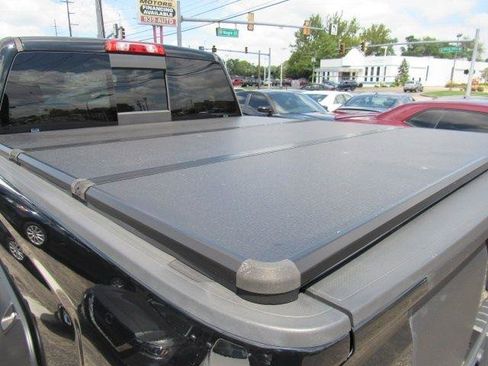 Used 2015 Chevrolet Silverado 1500 High Country w/ High Country Premium Package AWD/4WD image 15